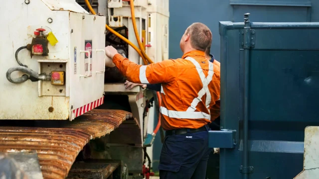 Field Service, On-site hydraulic service 