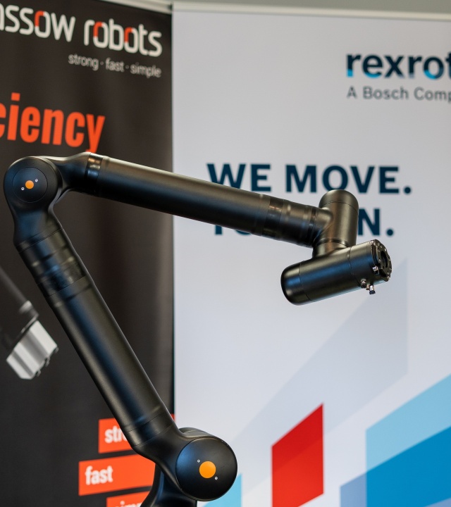 Pourquoi choisir les robots industriels 7 axes Kassow Robots