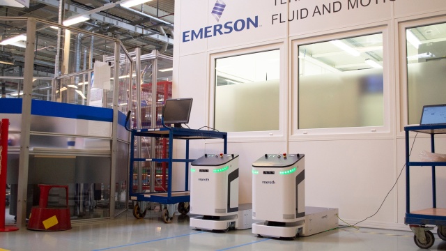 ACTIVE Shuttle intralogisztikai robotok az egri Emerson gyár szolgálatában