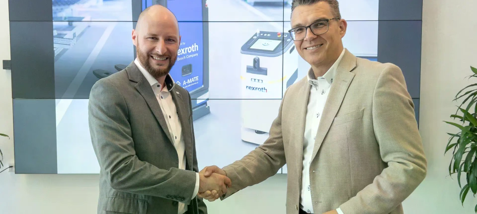 A K.Hartwall A-MATE és a Bosch Rexroth ACTIVE Shuttle AMR-jei