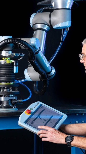 Nieuwe robot voor superstrakke aanrechtbladen 