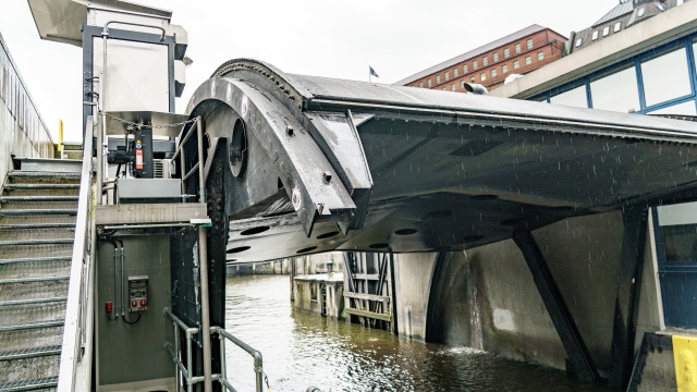 Schaartorschleuse in Hamburg voorzien van Hägglunds aandrijvingen