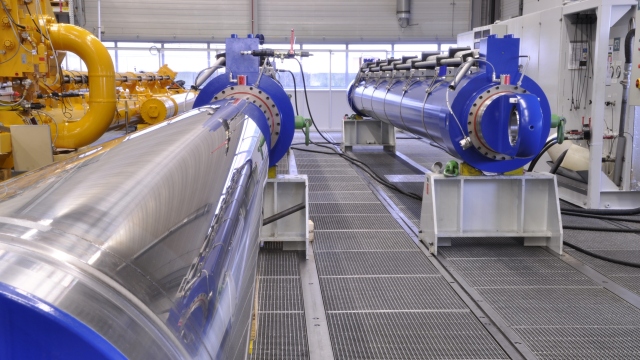Bosch Rexroths aandrijftechnieken, de invloed van stick-slipproblematieken in massaveersystemen en het (vaak danig onderschatte) belang van de juiste hydraulische vloeistof