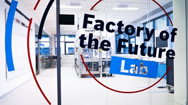 Showroom - Factory of the Future automatyzacja przemysłu przemysł 4.0 nowoczesna linia montażowa linie produkcyjna fabryka przyszłości laboratorium fotf przyszłość fabryk robot lab intralogistyka 