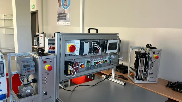 ctrlX trainer workstation