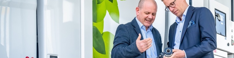Kontenerowa sprężarka H2 MAX Compression 2.0 z cyfrową hydrauliką firmy Bosch Rexroth obniża koszty dystrybucji samochodów osobowych, a także komercyjnych i kolejowych pojazdów. (Źródło obrazu: Bosch Rexroth AG)