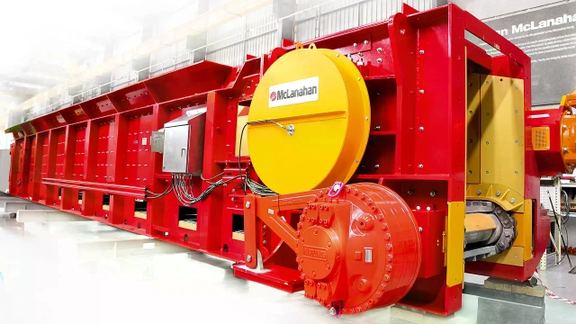 McLanahan Corporation jest globalnym dostawcą systemów procesowych dla różnych branż, w tym górnictwa i przetwórstwa minerałów. Wśród produktów firmy znajduje się grupa urządzeń przesypowo-kruszących wyposażonych w hydrauliczne układy napędowe Hägglunds firmy Bosch Rexroth.
