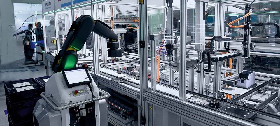 Polski oddział Bosch Rexroth, jednego z największych na świecie dostawców technologii napędów i sterowania, wykorzystuje platformę 3DEXPERIENCE firmy Dassault Systèmes do zarządzania procesami produkcyjnymi