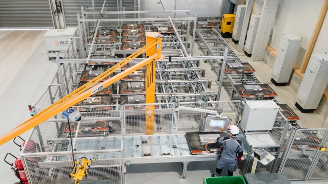 Bosch Rexroth dostarcza firmie BLC - The Battery Lifecycle Company jeden z pierwszych systemów automatyki do rozładowywania i demontażu modułów akumulatorowych w Europie. (Zdjęcie: Bosch Rexroth AG)