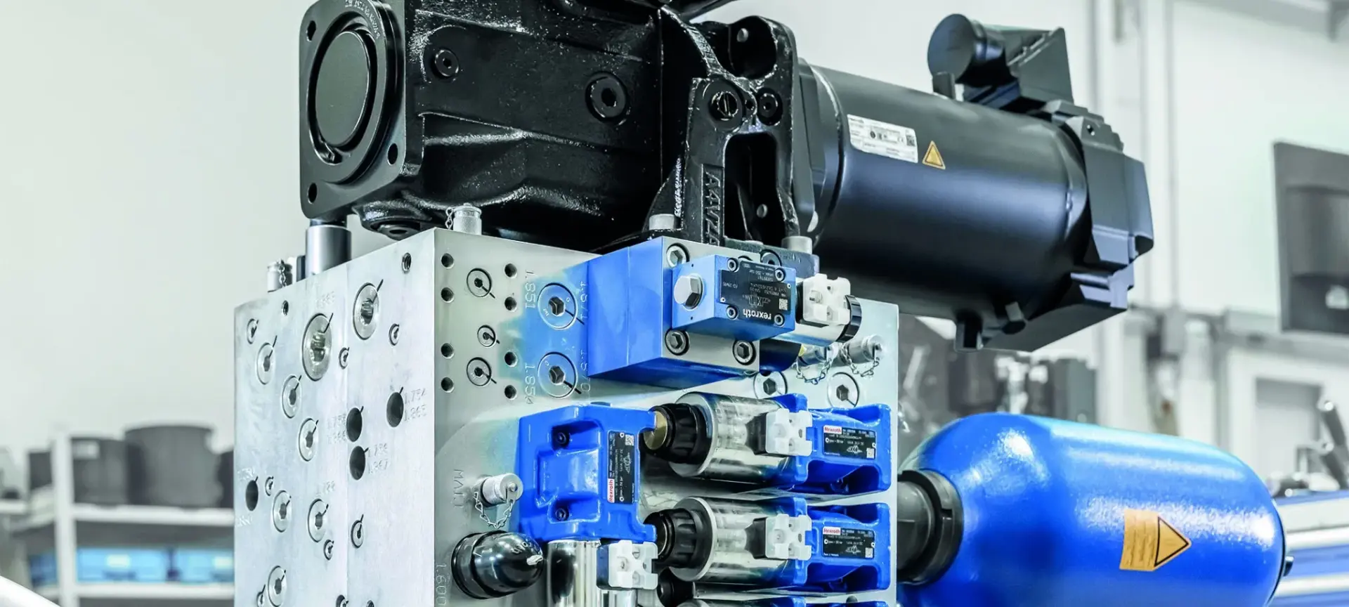 Serwohydrauliczny układ napędowy firmy Bosch Rexroth zwiększa sprawność energetyczną pras do głębokiego tłoczenia i oszczędza zasoby