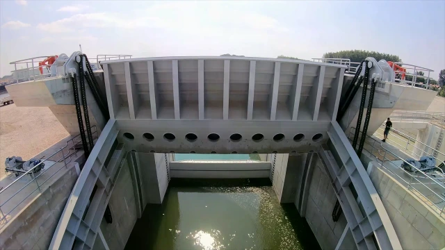 Bezpośrednie napędy hydrauliczne stają się realną alternatywą dla klasycznych mechanizmów stosowanych w inżynierii lądowej i wodnej. 