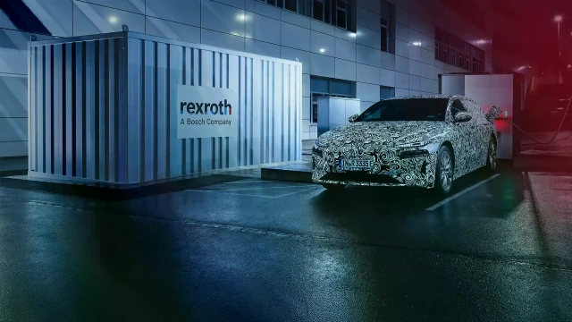 Pojazdy elektryczne muszą funkcjonować z różną infrastrukturą ładowania na całym świecie. Podczas projektowania pojazdów Audi korzysta z innowacyjnej symulacji sieci energetycznej, która została zrealizowana przy użyciu komponentów systemu automatyzacji ctrlX AUTOMATION firmy Bosch Rexroth.