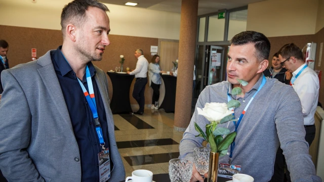 ludzie konferencja
