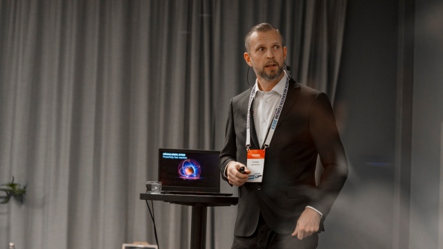 Karl Lindblom talar på Bosch Rexroth Forum