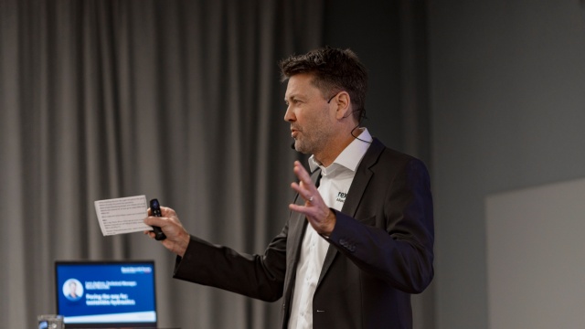 Lars Andren talar på Bosch Rexroth Forum