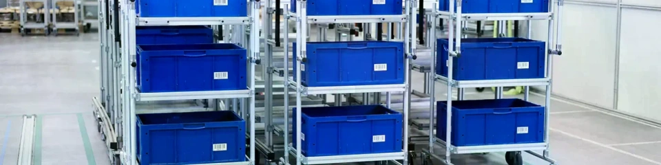 Whether it be a material shuttle, flow rack and transport systems or workstations: The EcoShape tubular framing systemis beneficial wherever materials flow and are assembled. 