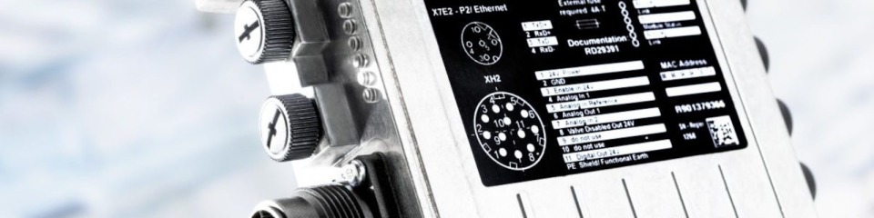 油圧バルブ：デジタル軸コントローラを搭載した方向制御弁