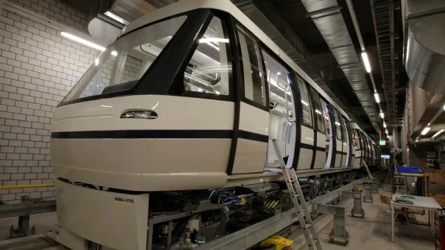 Fahrgestell der seilgetriebene Luftkissenschwebebahn mit offenen Türen