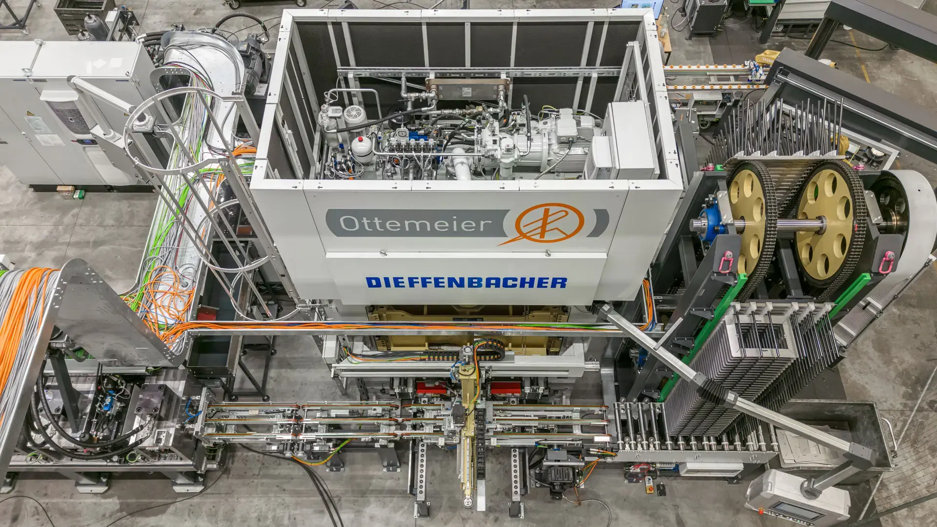 Economical universal press from DIEFFENBACHER