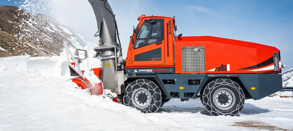 Snow blower from the swiss manufacturer Zaugg in action