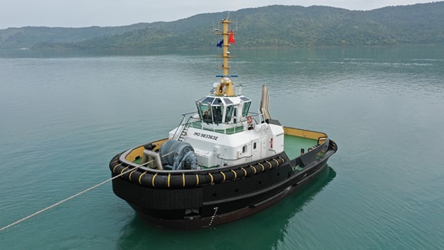 Tugboat with Hägglunds winch drive