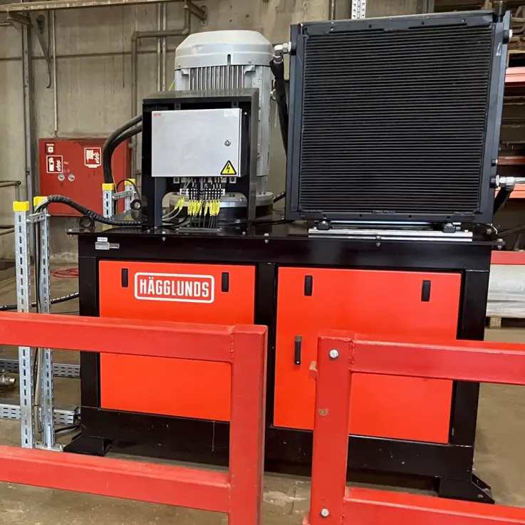 The new Hägglunds DUc drive unit in the hall for supplying fuel