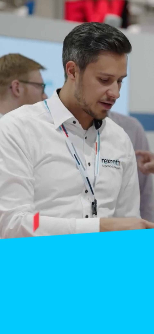 Person on Bosch Rexroth booth