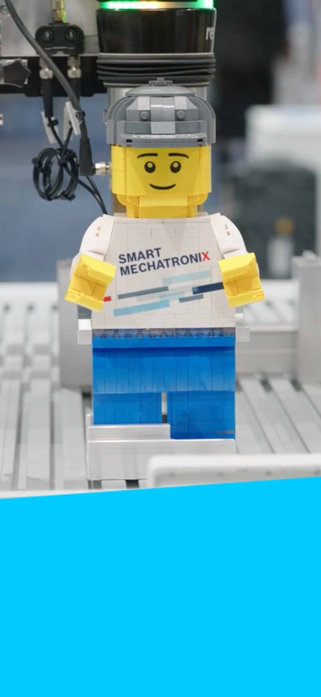 Smart MechatroniX lego character
