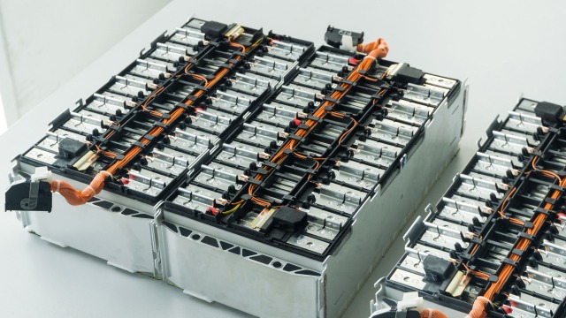 Batería de etapas en la producción de baterías