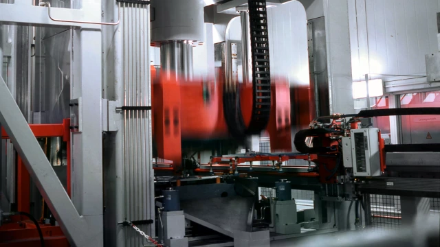 At EuroBLECH, Bosch Rexroth presents efficient hydraulics and innovative automation solutions for the sheet metal working industry.