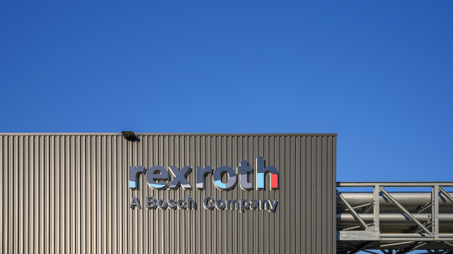 Binanın üzerinde Bosch Rexroth logosu