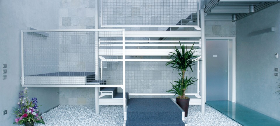 Bosch Rexroth kreatív megoldás: alumínium profilos lépcsőház