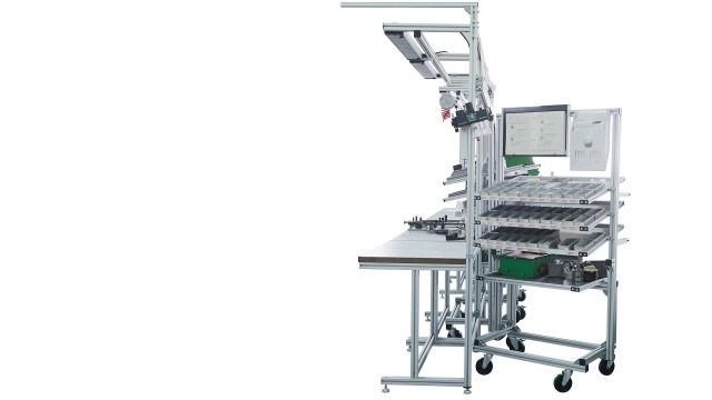 Multi-user workstation with dockable material shuttle from Bosch Rexroth