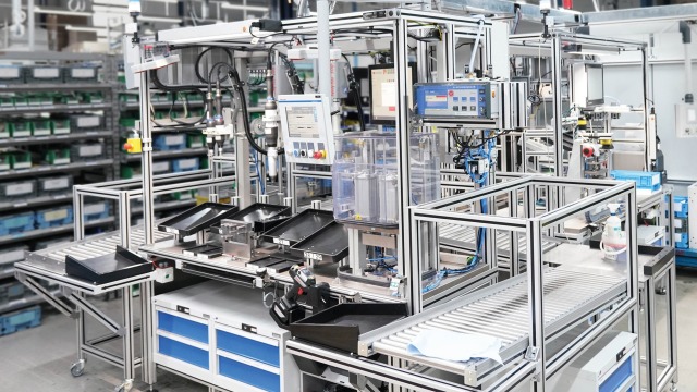 Complex Assembly Line for valves at Bosch Rexroth customer SFB