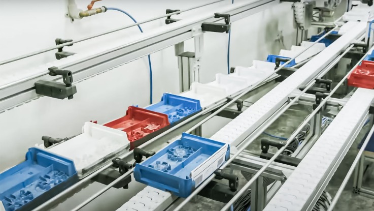 The VarioFlow transports lenses with higher productivity through workplace connectivity.