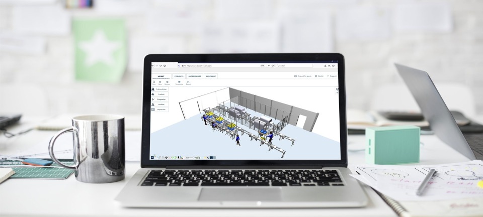 Abra el ordenador portátil en una oficina con el configurador web de MTpro Online Designer visible