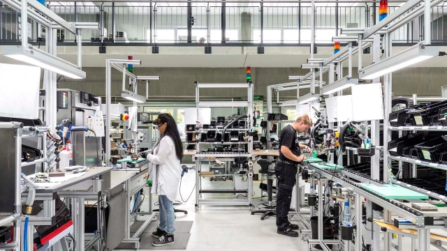 Success Story Manual Production Systems LTI/Levitec 