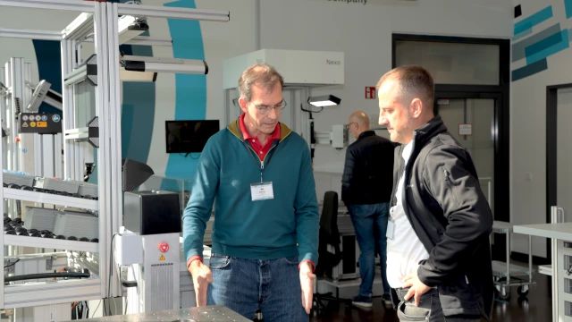 A Bosch Rexroth associate explains a technical application to a Certified Excellence Partner