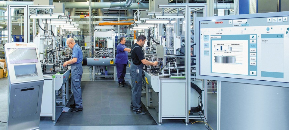 Employes are workling at an lean production with ACTIVE Cockpit from Bosch Rexroth
