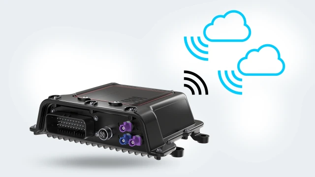 Unidade de conectividade com dois ícones de nuvem enviando dados