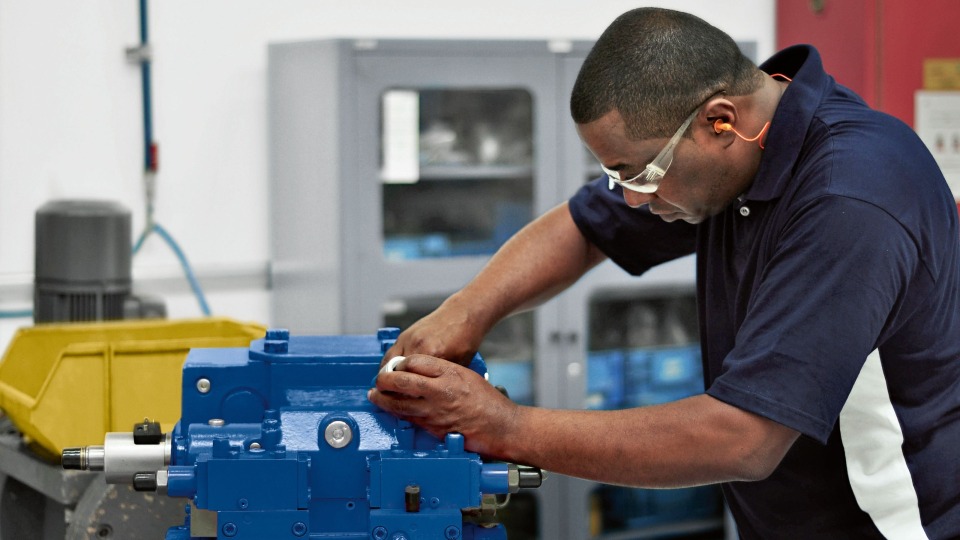 Repairs Fast and reliable repair instead of replacement | Bosch Rexroth ...