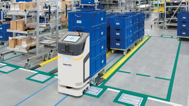 The autonomous mobile robot ACTIVE Shuttle revolutionizes your intralogistics. Production-related material flows are automated and standardized in no time at all.