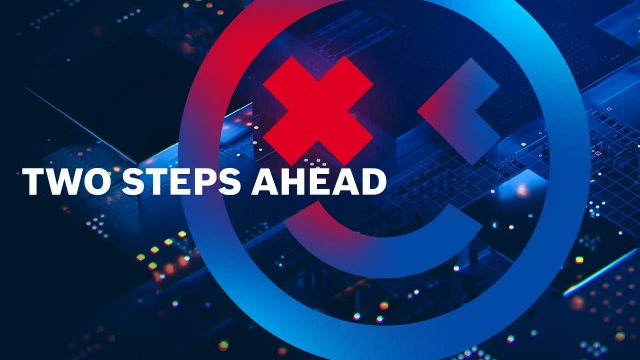 Das Bild zeigt das Kampagnen-Visual von ctrlX AUTOMATION. Abgebildet ist ein Smiley im Farbverlauf der Kampagne. Ergänzt wird dieser durch den Slogan „Two Steps Ahead“.