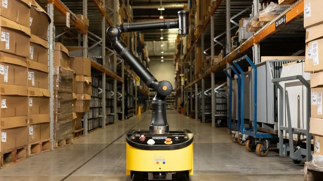 A Kassow Robots cobot mounted on an iCart AGV.